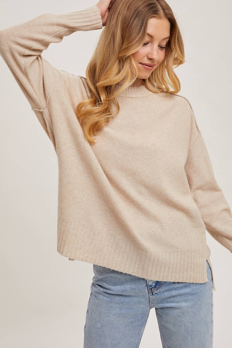 CREW NECK KNIT SWEATER