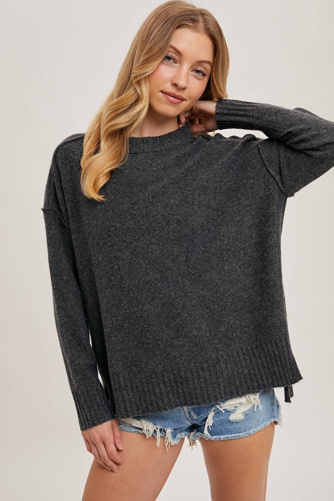 CREW NECK KNIT SWEATER