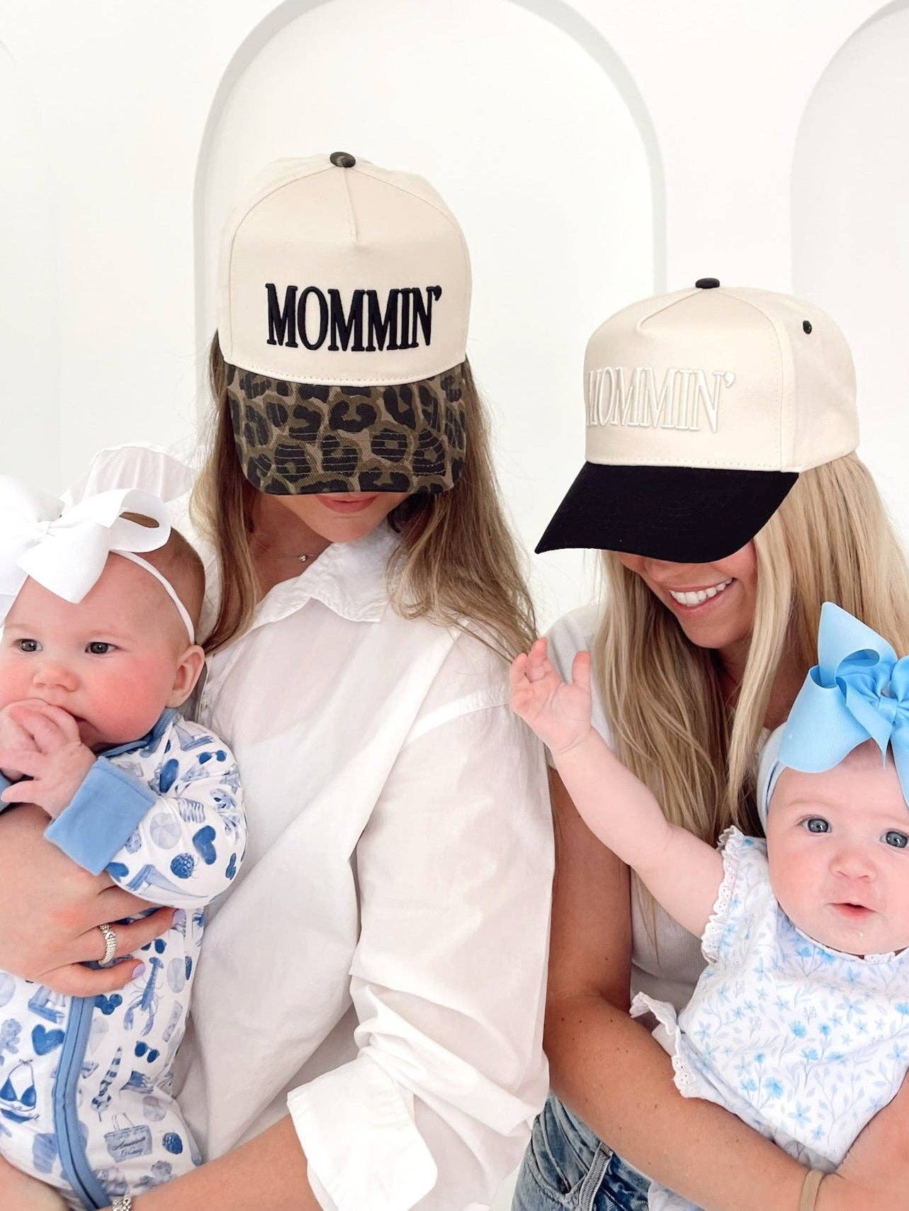 Mommin' - Black Vintage Trucker Hat