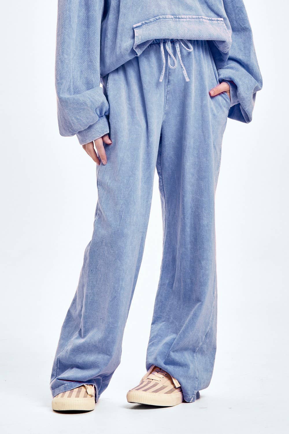 Good Girl Mineral sweatpants