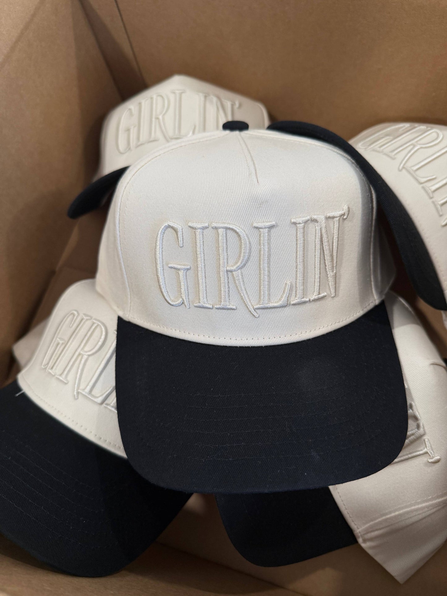 Girlin' - Youth Vintage Trucker Hat