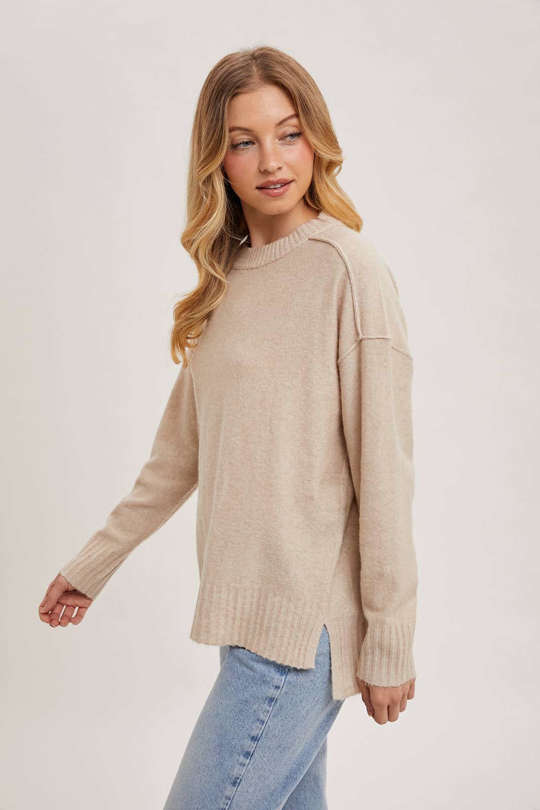 CREW NECK KNIT SWEATER