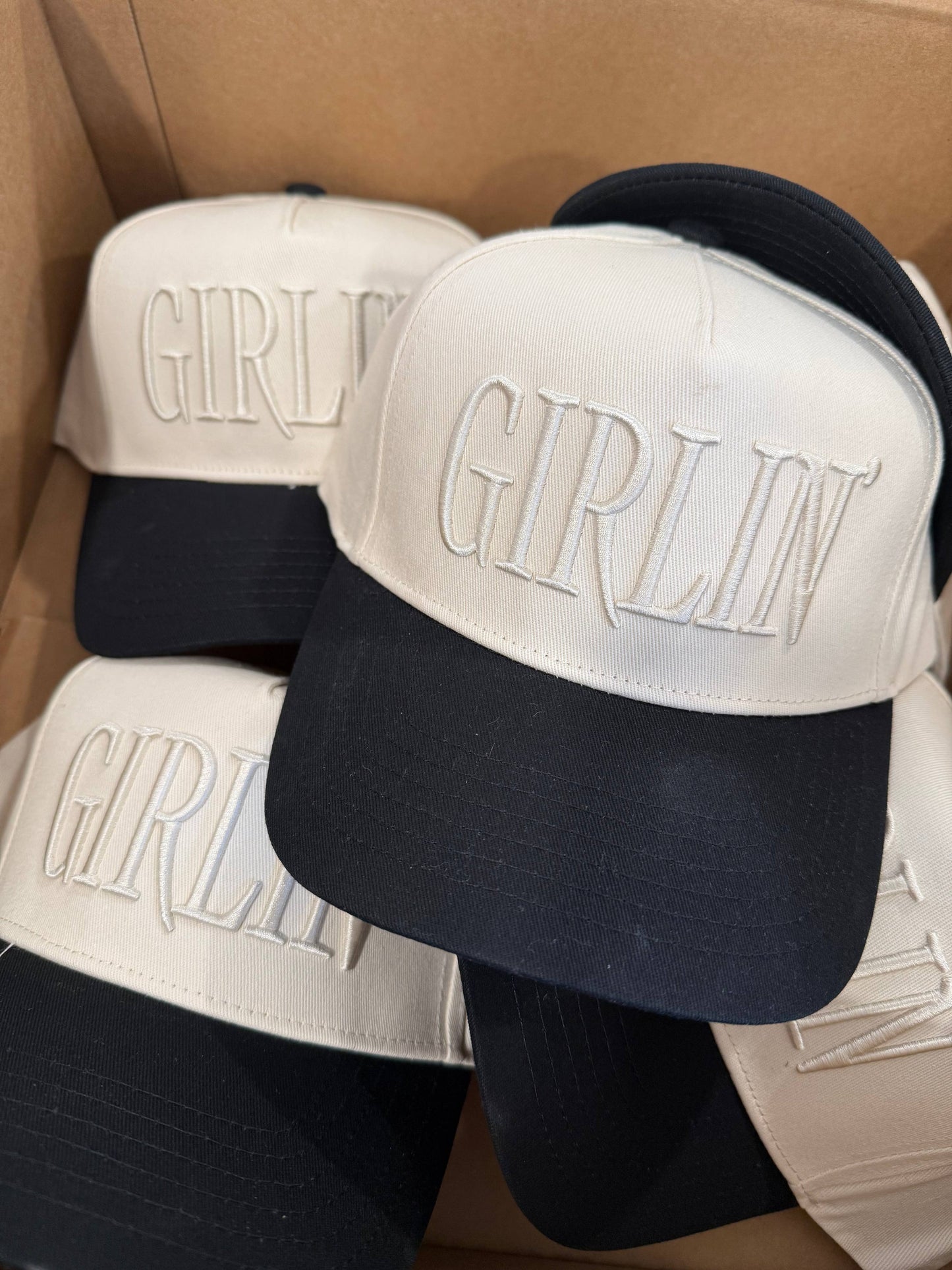 Girlin' - Youth Vintage Trucker Hat