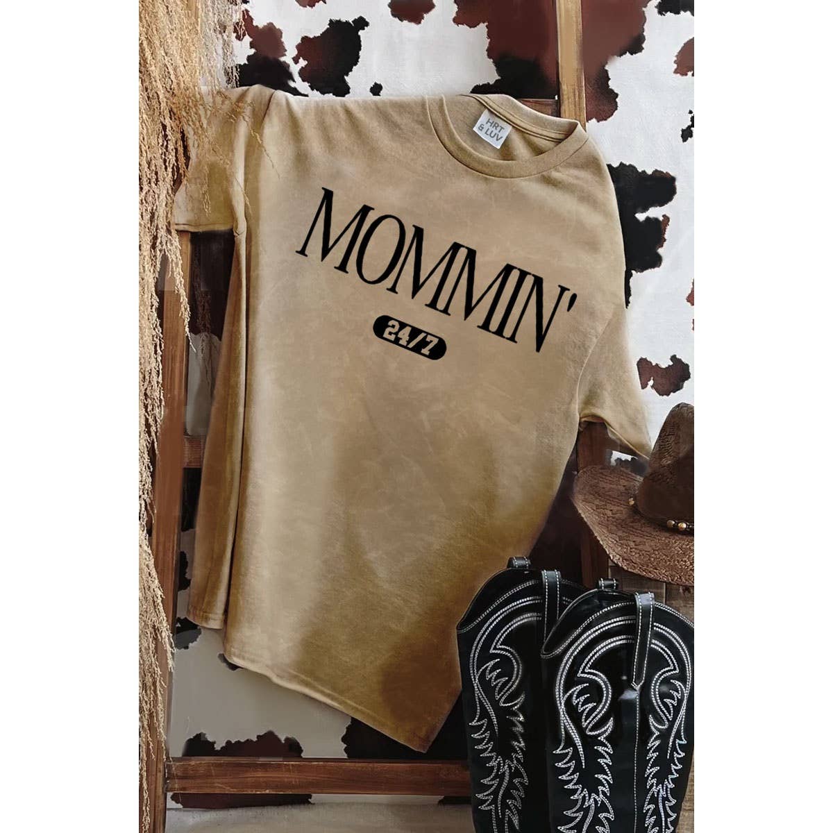MOMMIN' 24_7GRAPHIC TEE