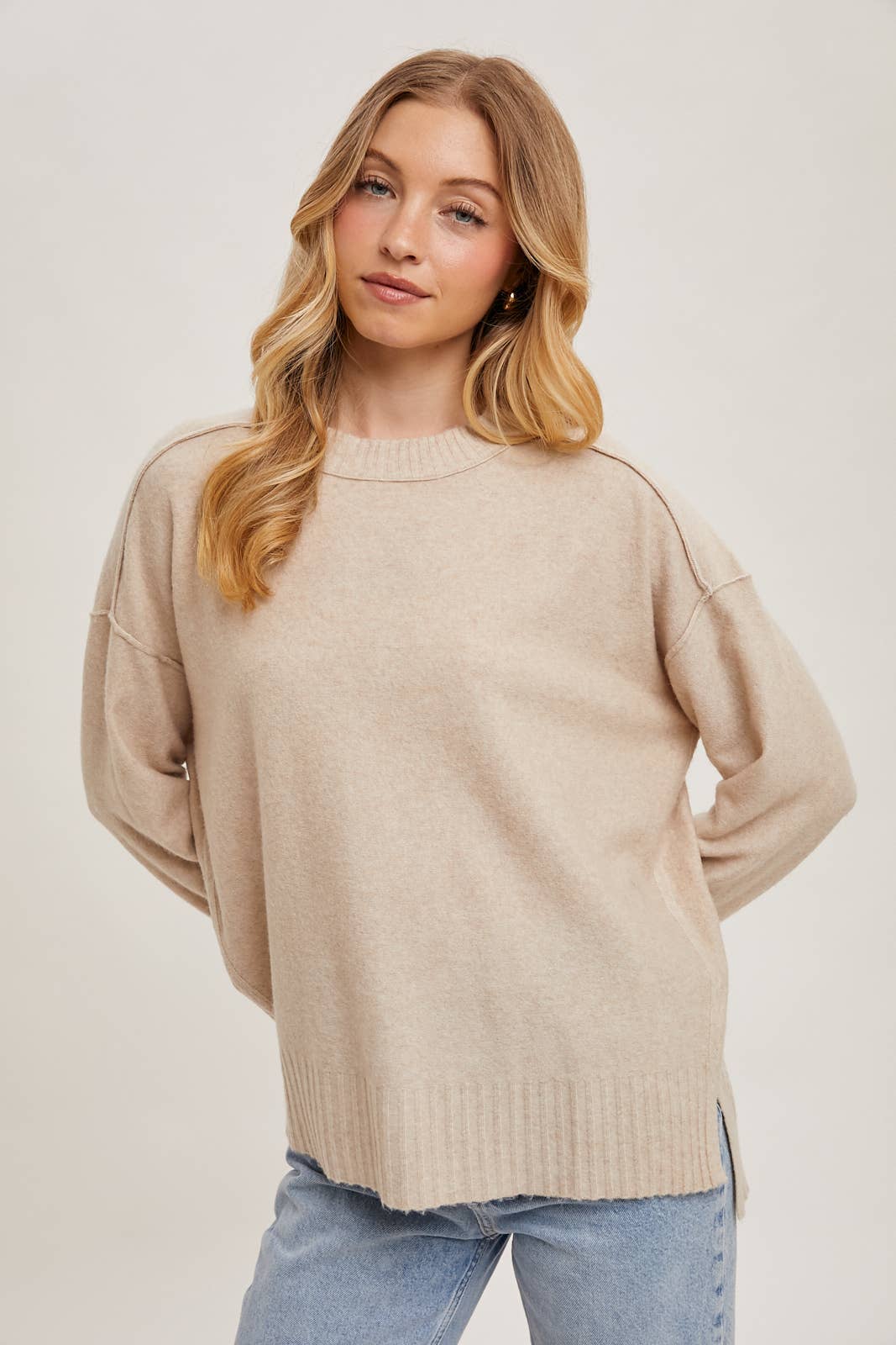 CREW NECK KNIT SWEATER
