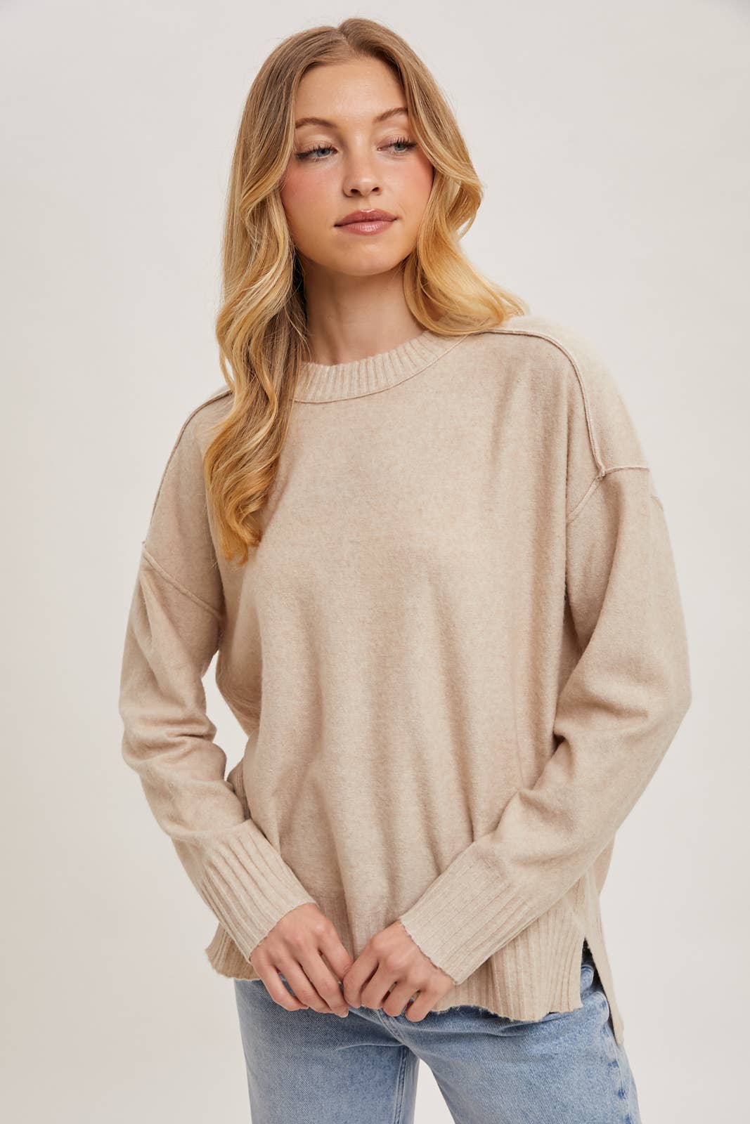 CREW NECK KNIT SWEATER