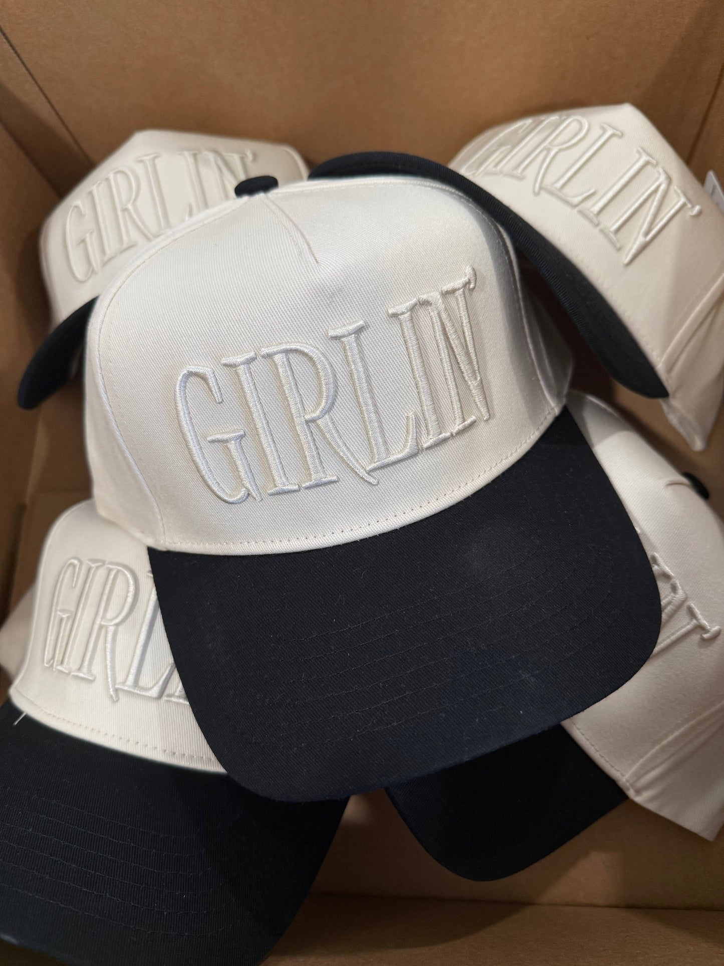 Girlin' - Youth Vintage Trucker Hat